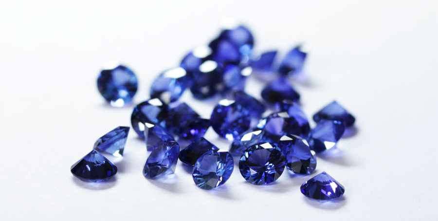 L'irresistibile eleganza del blu: lo zaffiro